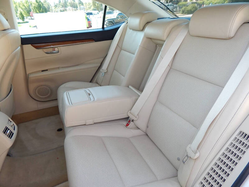 2013 Lexus ES 300h