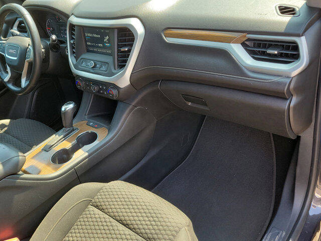 2017 GMC Acadia SLE-1