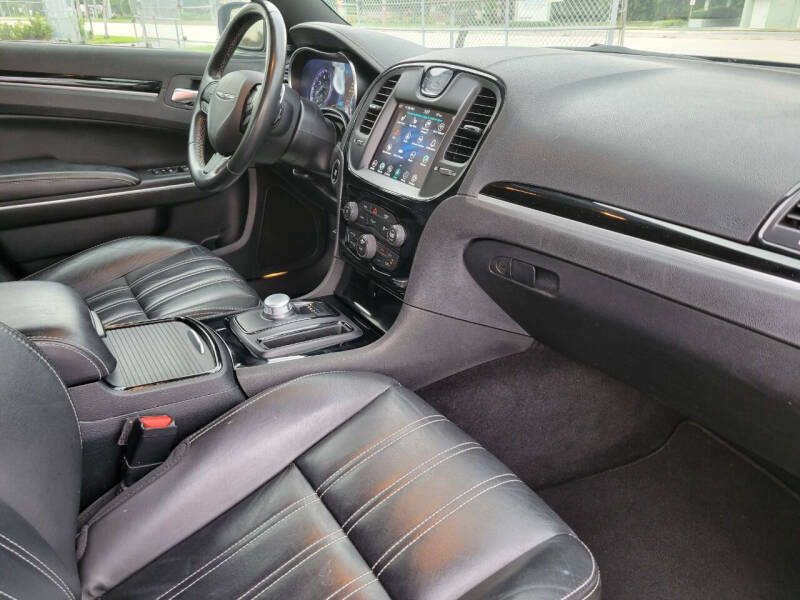 2021 Chrysler 300 S V6