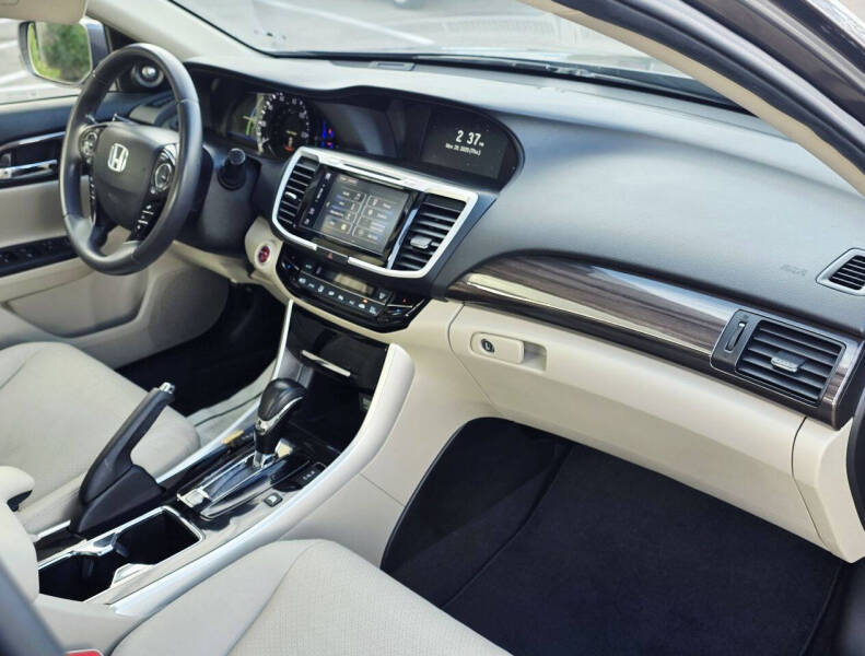 2017 Honda Accord Hybrid EX-L