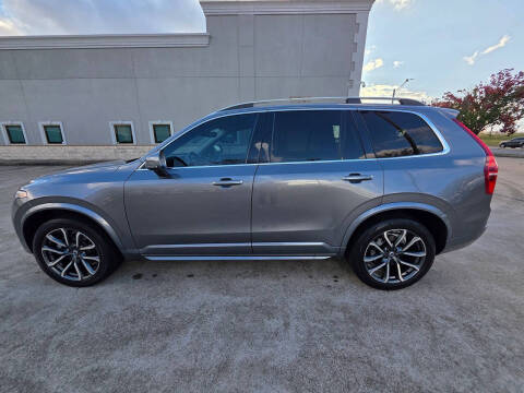 2016 Volvo XC90 T6 Momentum