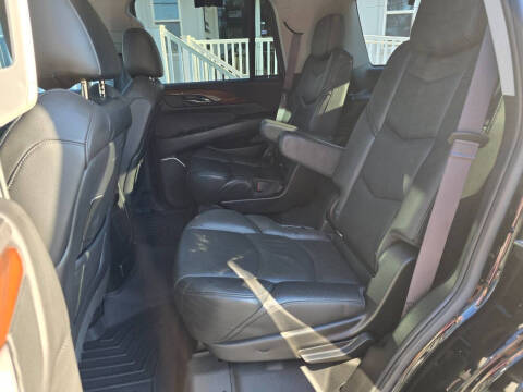 2017 Cadillac Escalade Luxury