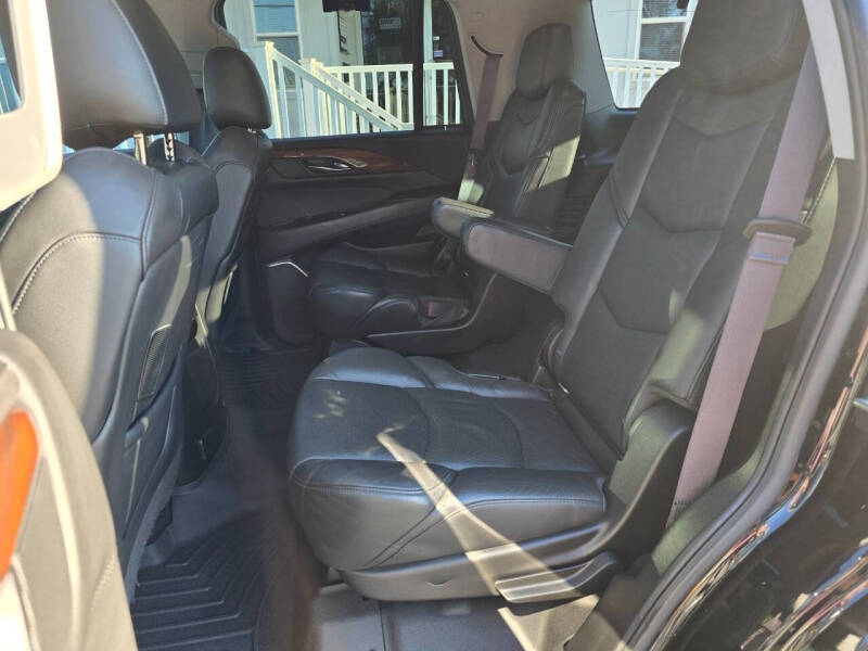 2017 Cadillac Escalade Luxury