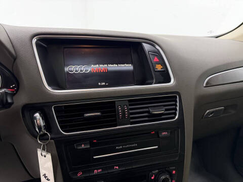 2011 Audi Q5 2.0T quattro Premium Plus