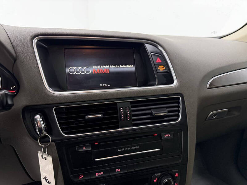 2011 Audi Q5 2.0T quattro Premium Plus