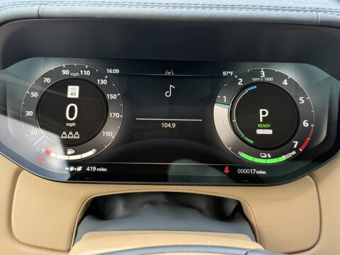 2025 Land Rover Range Rover P550e SE