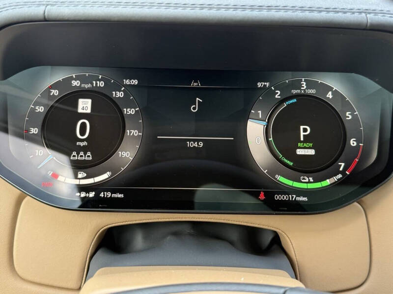 2025 Land Rover Range Rover P550e SE