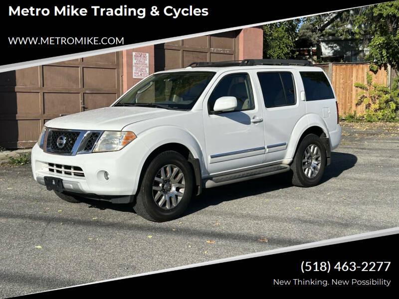 2012 Nissan Pathfinder LE's photo