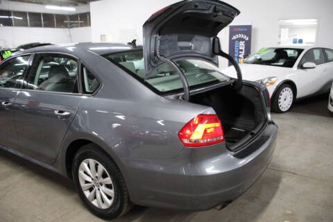 2013 Volkswagen Passat Wolfsburg Edition