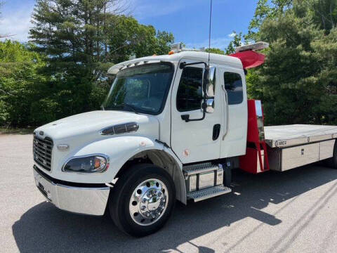 2023 Freightliner M2 106