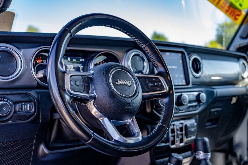 2021 Jeep Wrangler Unlimited for sale at Auto Destination in Puyallup, WA