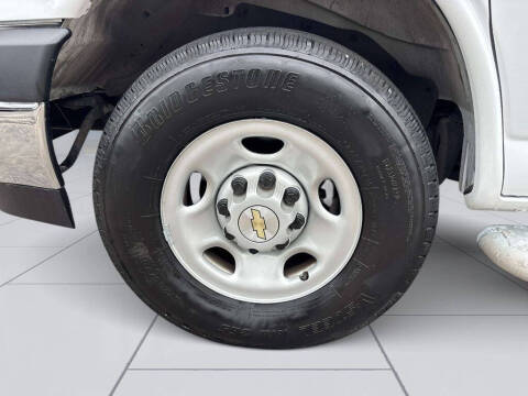 2024 Chevrolet Express 2500