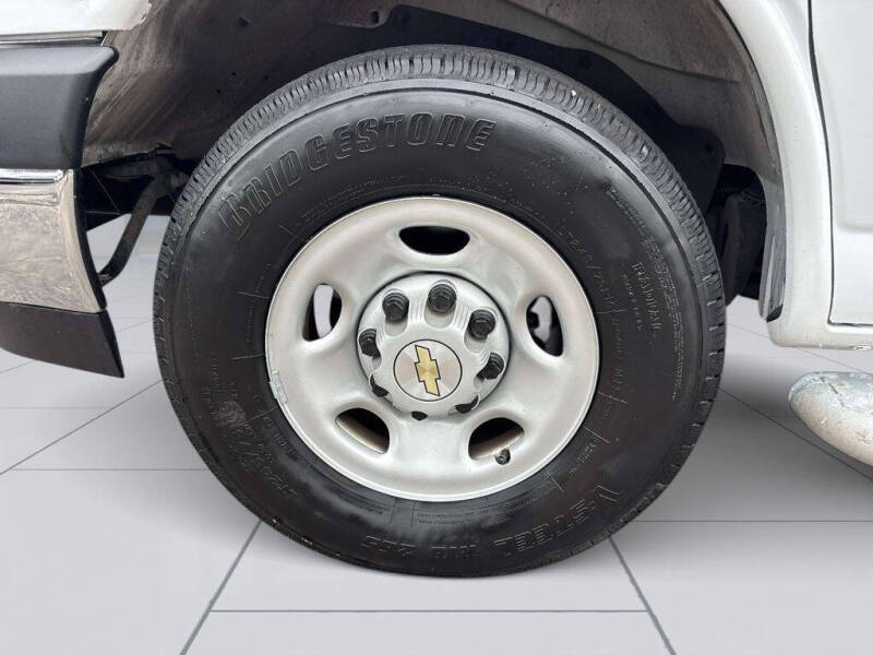2024 Chevrolet Express 2500