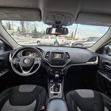 2016 Jeep Cherokee Sport