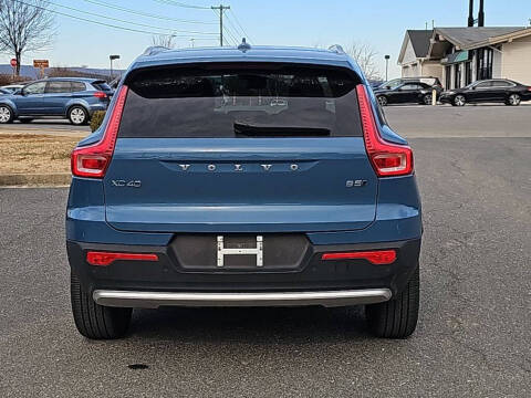 2023 Volvo XC40 B5 Plus Bright Theme