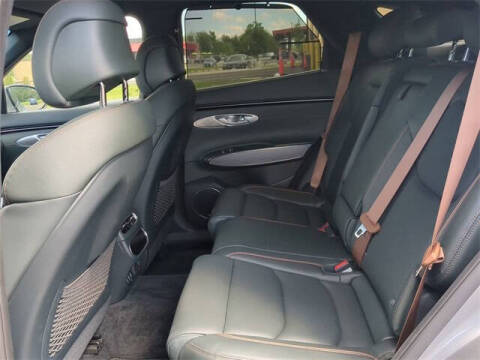 2023 Genesis GV70 2.5T Standard