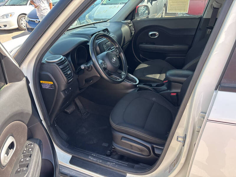 2016 Kia Soul +