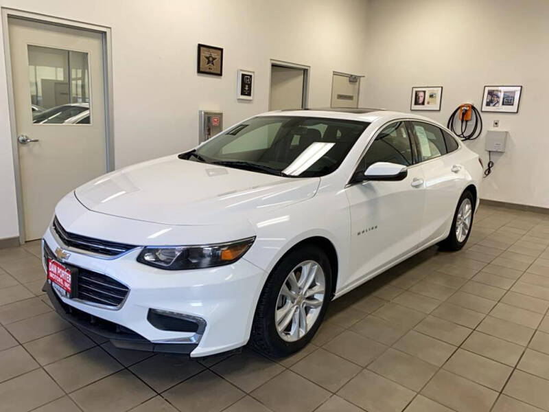 2018 Chevrolet Malibu for sale at DAN PORTER MOTORS in Dickinson ND