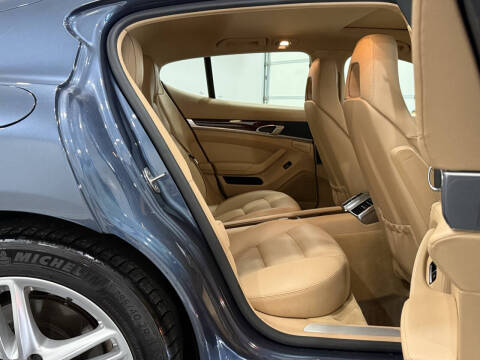 2012 Porsche Panamera 4