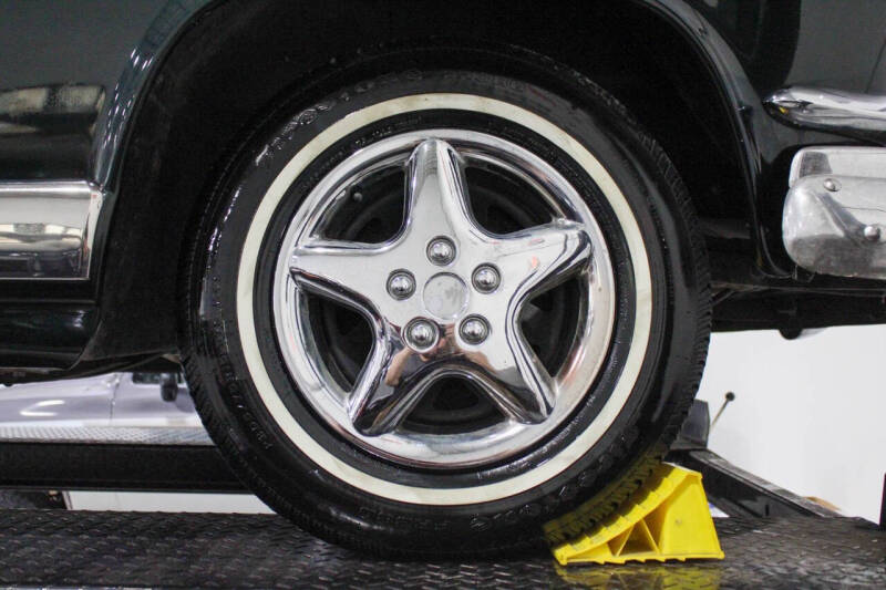 1953 Kaiser Manhattan