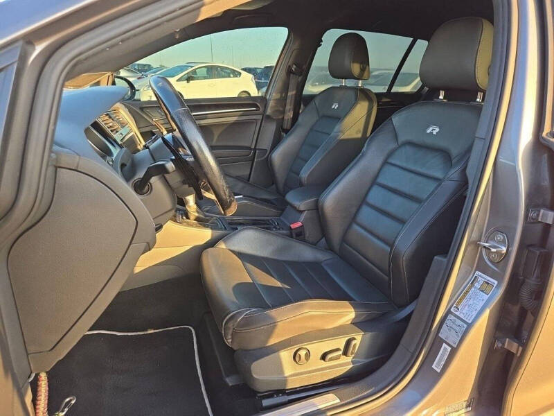 2017 Volkswagen Golf R 4Motion