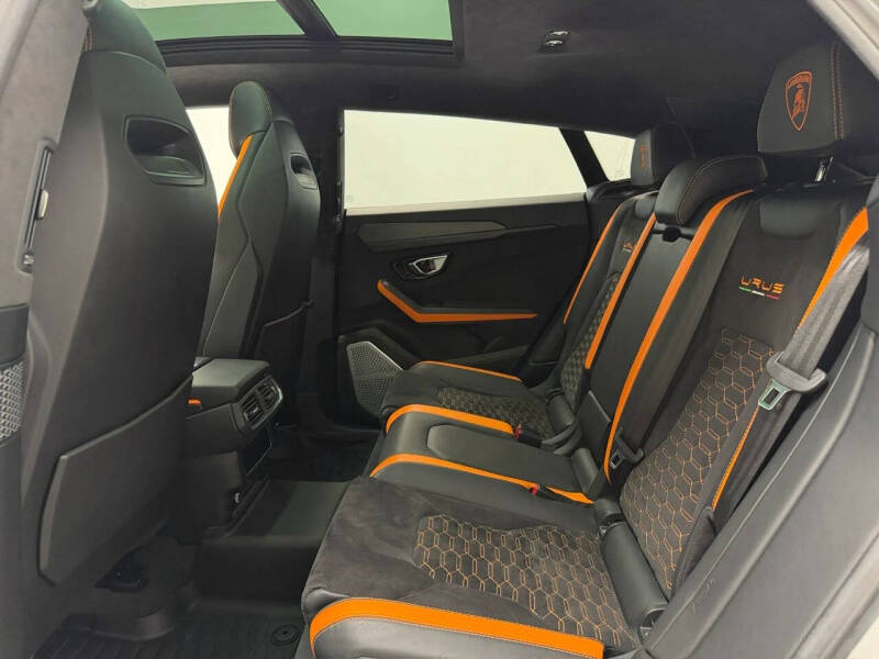 2022 Lamborghini Urus