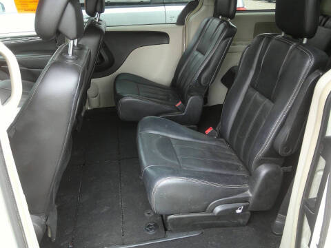 2013 Chrysler Town and Country Touring