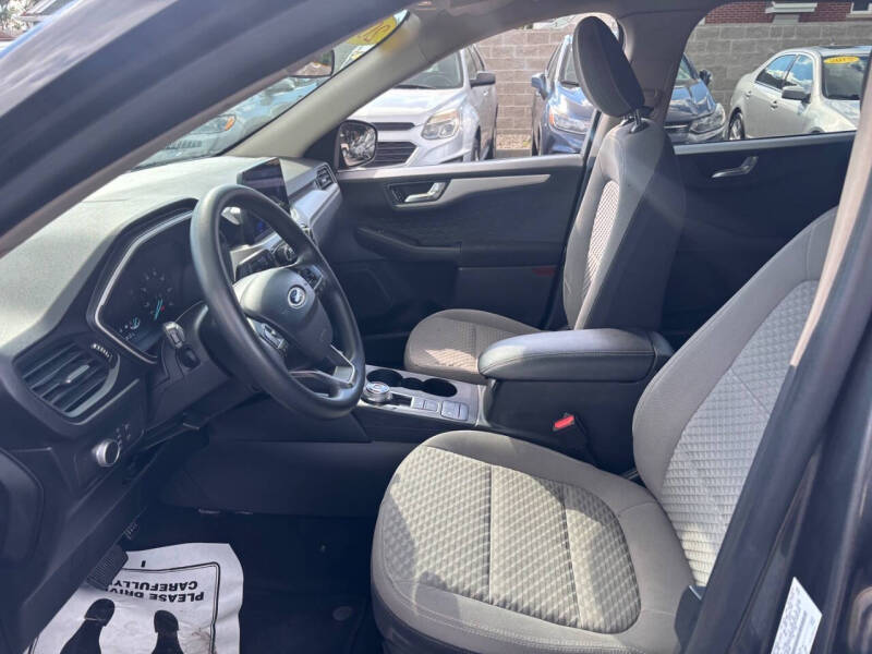 2020 Ford Escape SE