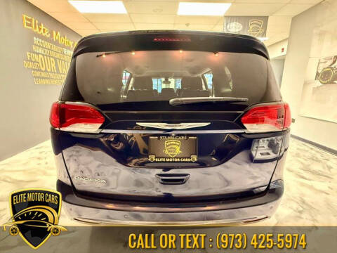 2017 Chrysler Pacifica Touring-L Plus