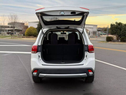 2017 Mitsubishi Outlander ES