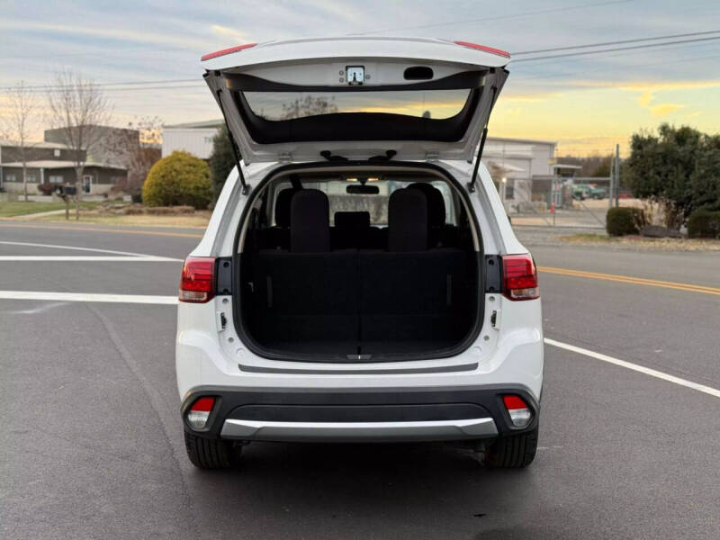 2017 Mitsubishi Outlander ES