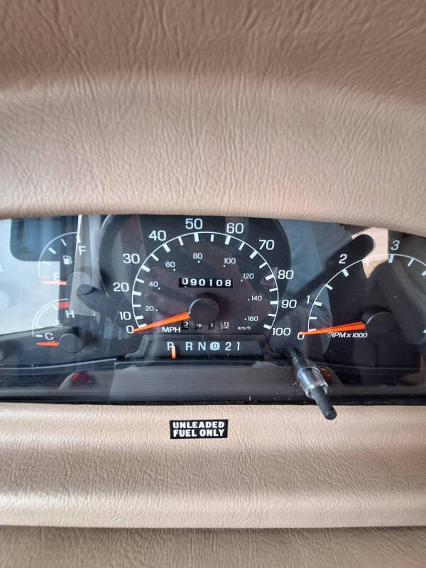 2002 Winnebago Adventurer