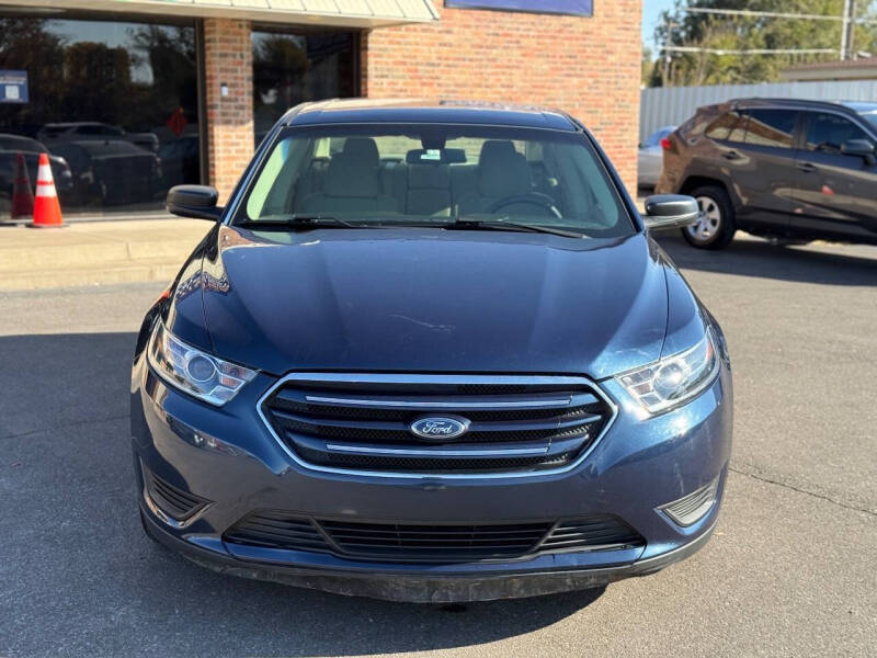 2017 Ford Taurus SE