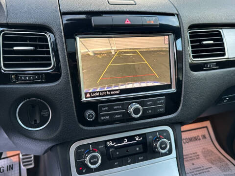 2014 Volkswagen Touareg V6 R-Line