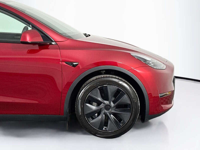2025 Tesla Model Y Long Range