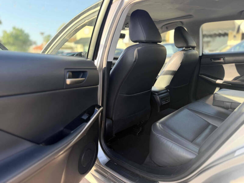2018 Lexus IS 300