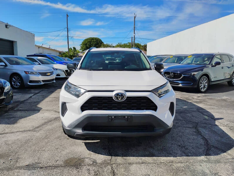 2020 Toyota RAV4 LE