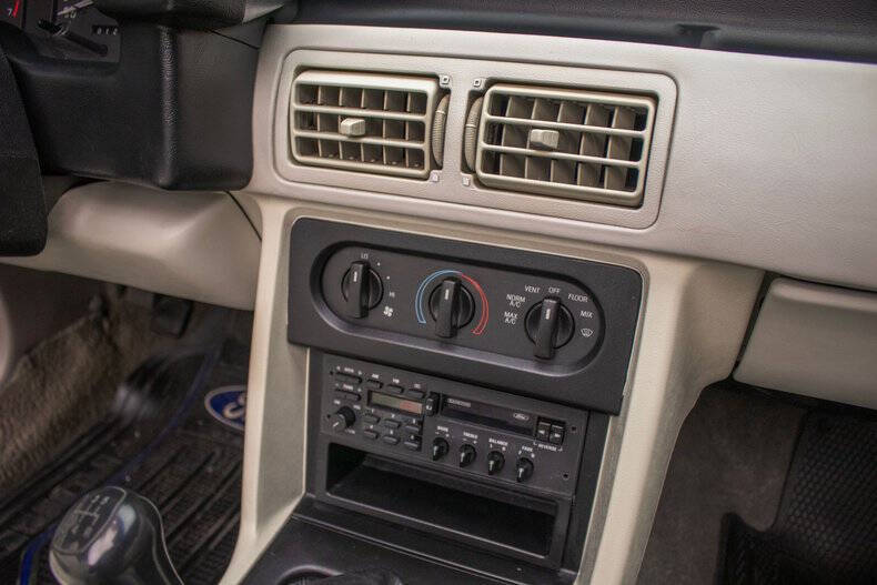 1990 Ford Mustang