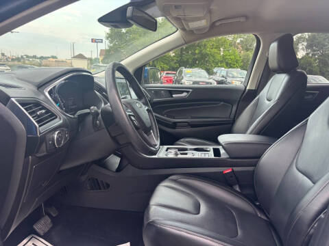 2021 Ford Edge Titanium