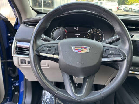 2023 Cadillac XT4 Luxury