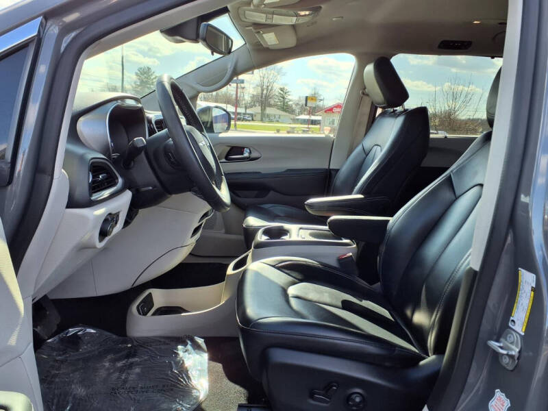 2023 Chrysler Pacifica Touring L