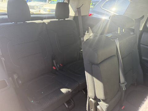 2017 GMC Acadia SLE-2