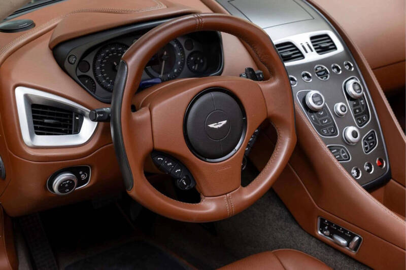 2016 Aston Martin Vanquish Volante