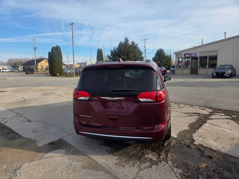 2017 Chrysler Pacifica Touring Plus
