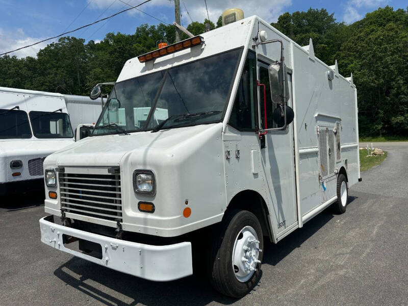 2016 Freightliner MT45 Chassis
