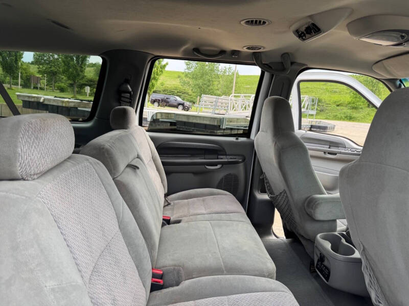 2003 Ford Excursion XLT