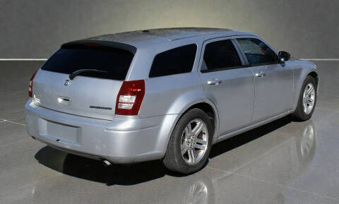 2006 Dodge Magnum SE