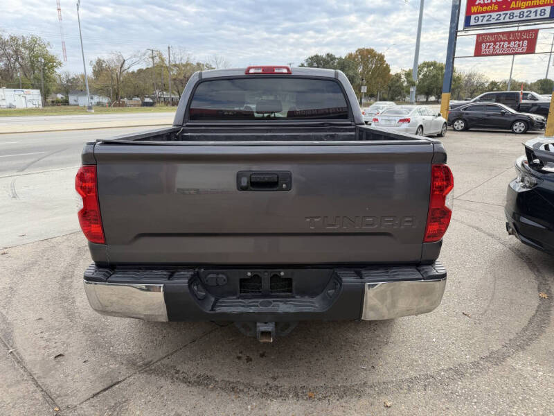 2017 Toyota Tundra SR5