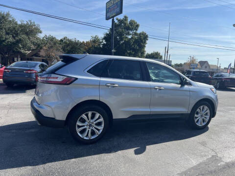 2022 Ford Edge Titanium