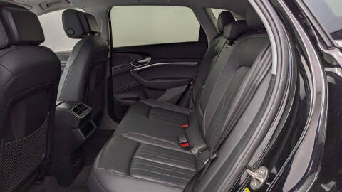 2023 Audi e-tron quattro Premium